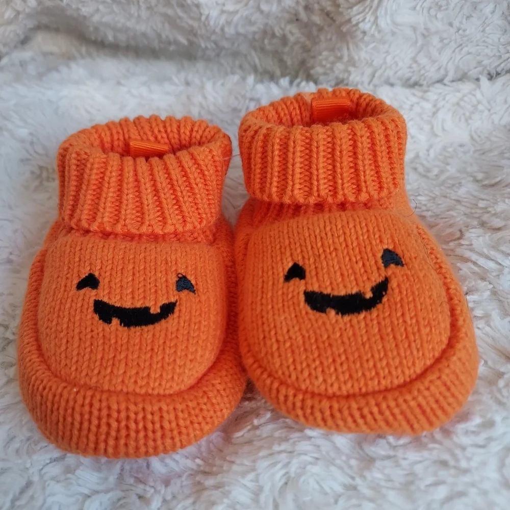 Carter's Halloween Orange pumpkin knit baby booties one size Fall Festive